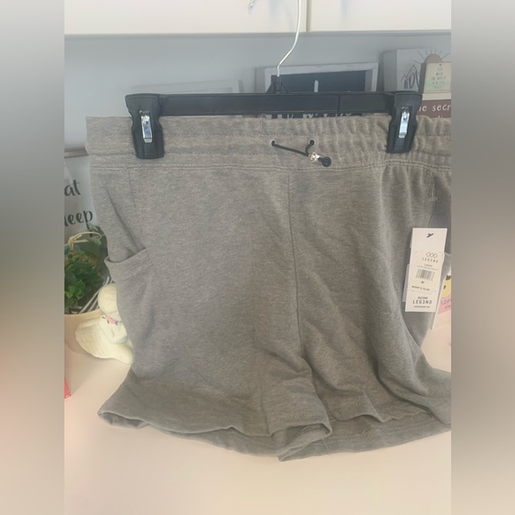 5 for $25- NWT - originally $32- LEG3ND Gray Shorts Size Medium - Picture 16 of 16